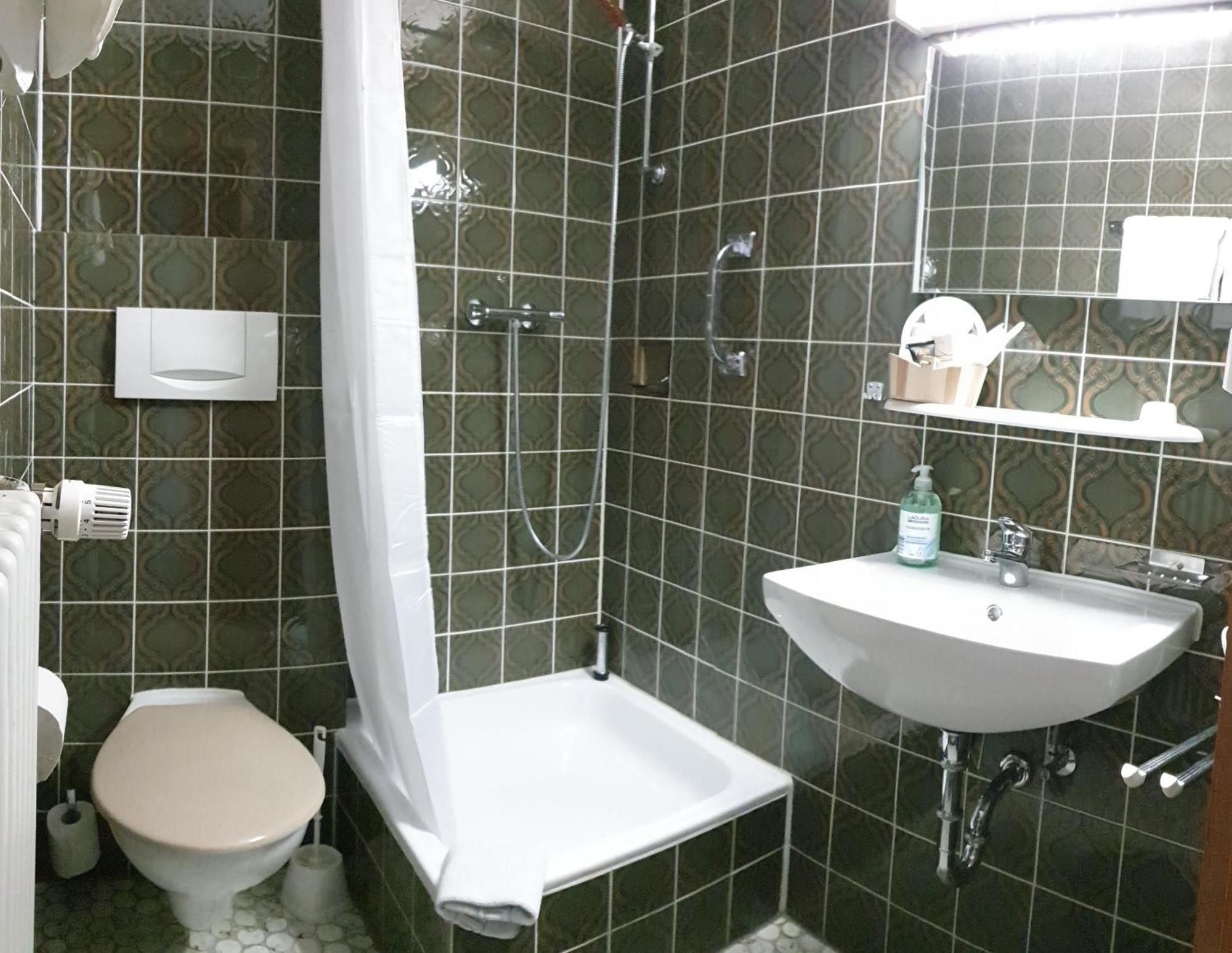 Garni Hotel Adler Post Байрсброн Экстерьер фото